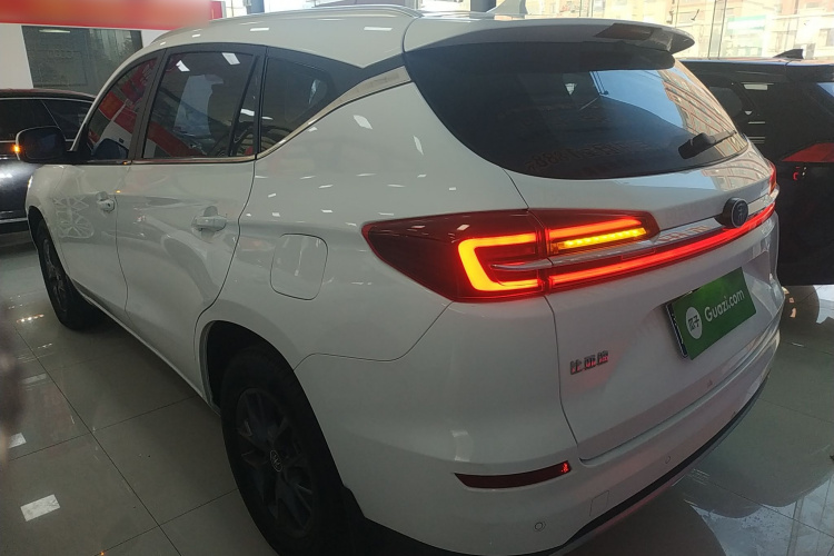 比亚迪 宋 2021款 经典版 1.5T 自动精英型车身外观6