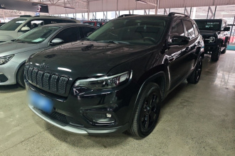 Jeep 自由光 2020款 2.0T 四驱夜鹰版