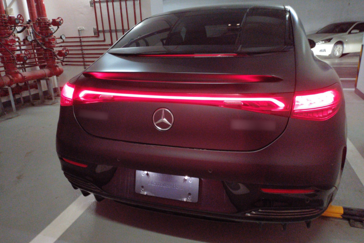 奔驰EQE AMG 2023款 AMG EQE 53 4MATIC+车身外观6