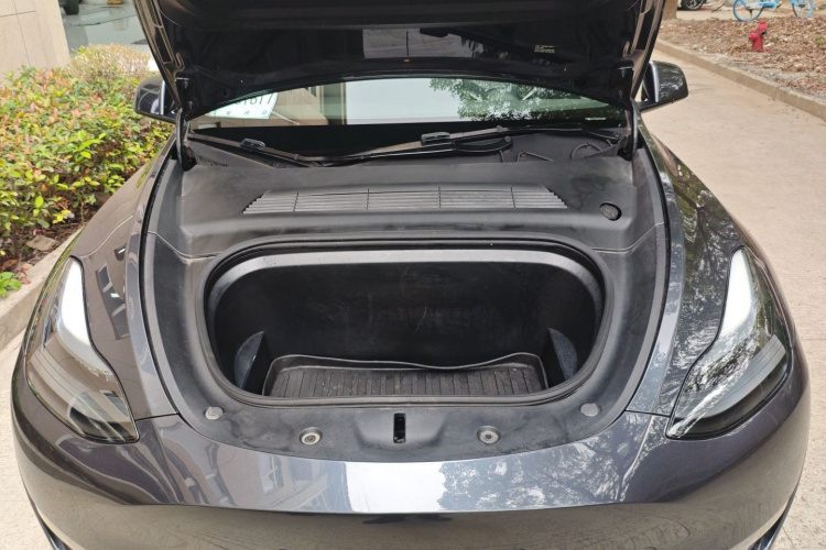 特斯拉 Model Y 2024款 长续航全轮驱动版机舱底盘24