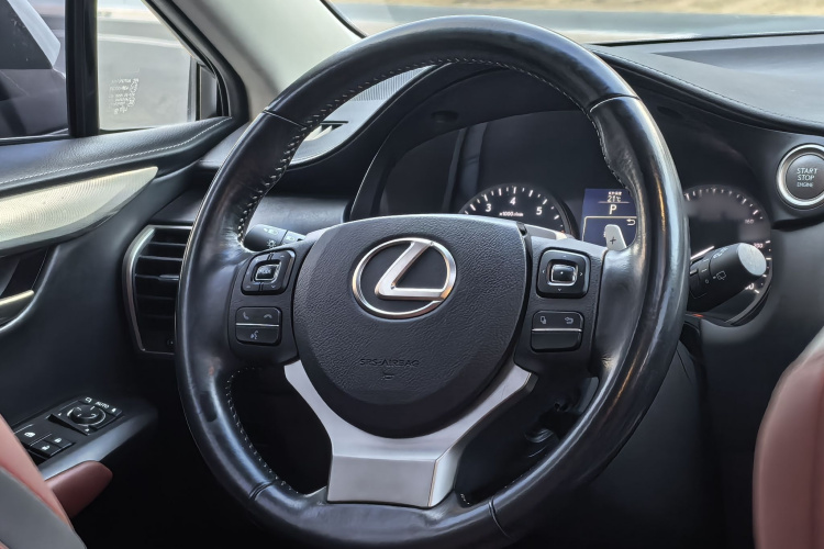 雷克萨斯NX 2015款 200t 全驱 锋尚版中控内饰7009