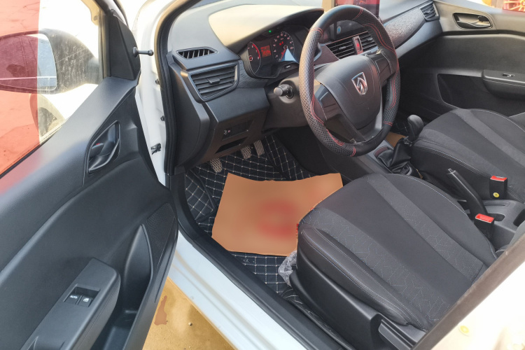 宝骏310 2016款 1.2L 手动超值型中控内饰7003