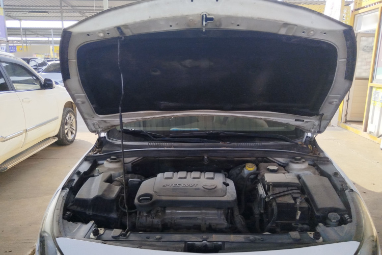 雪佛兰 科鲁兹 2015款 1.5L 经典 SE MT机舱底盘24