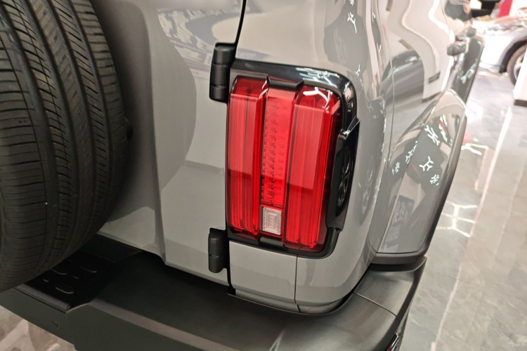 坦克300 2024款 2.0T 穿越者车身外观9