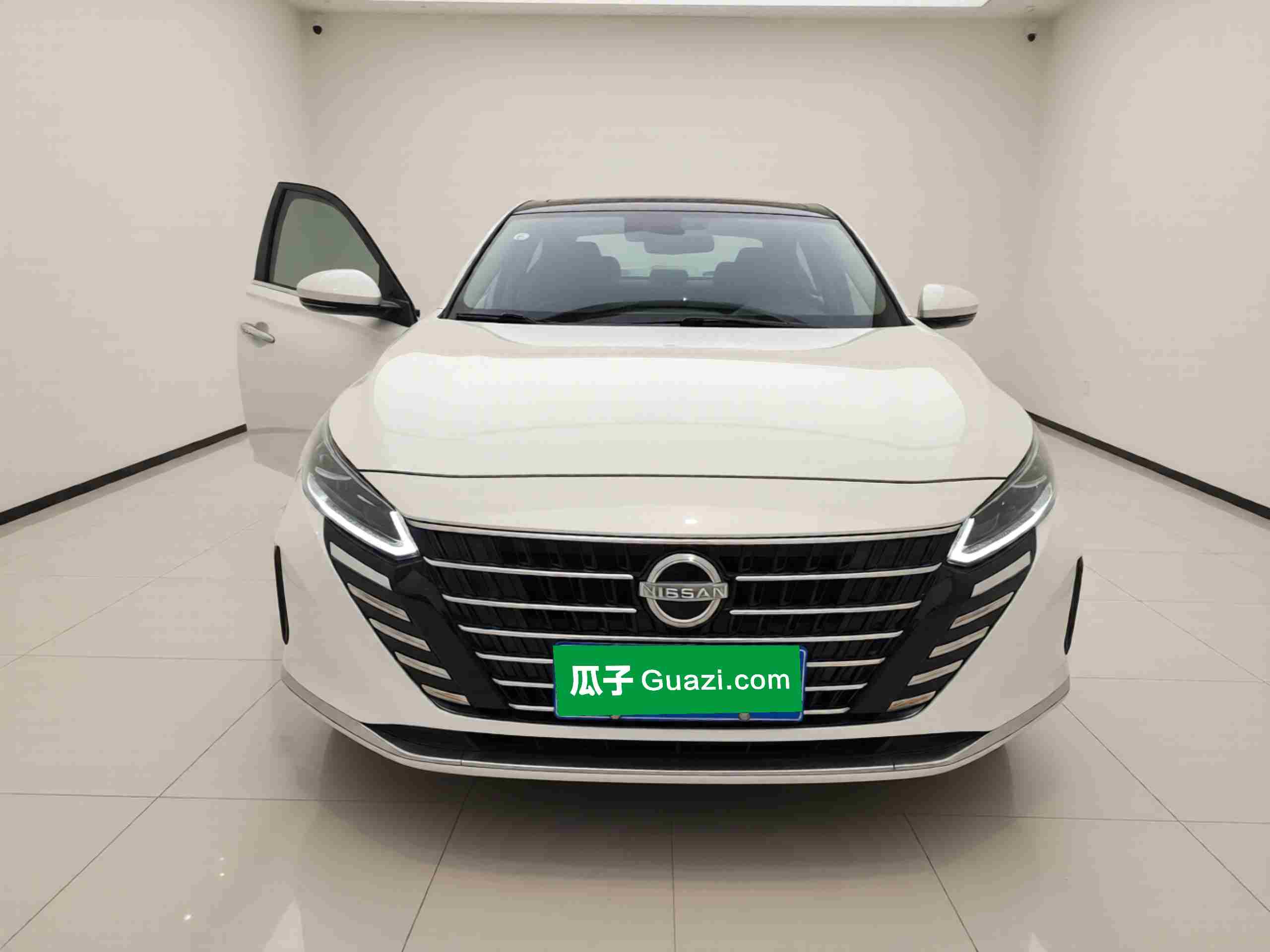 广州二手日产天籁2022款，用B级车降维打击A级新车？