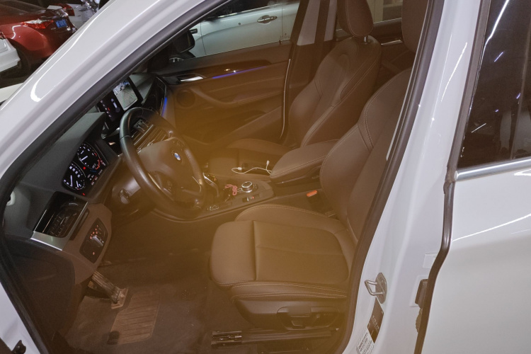 宝马X1 2020款 sDrive25Li 领先型中控内饰19