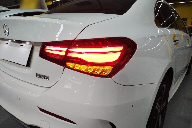 奔驰A级 2024款 改款 A 200 L 时尚型车身外观6006