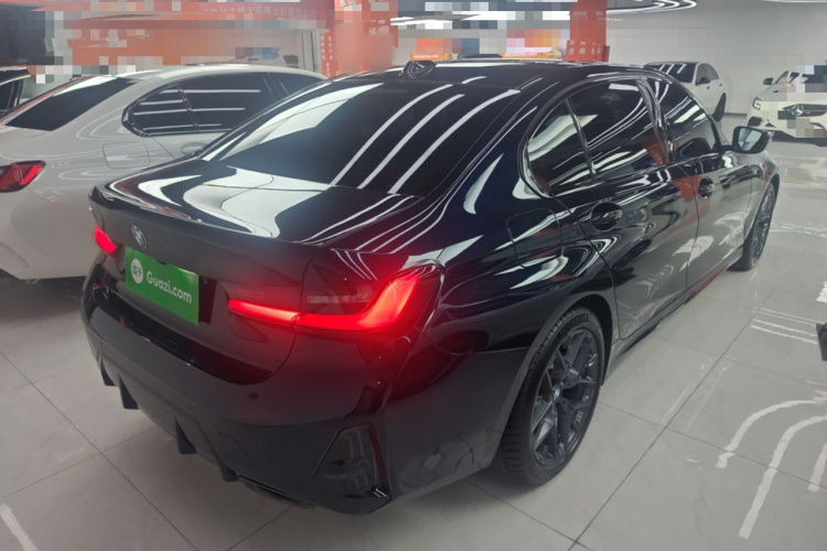 宝马3系 2025款 330Li M运动曜夜套装车身外观7