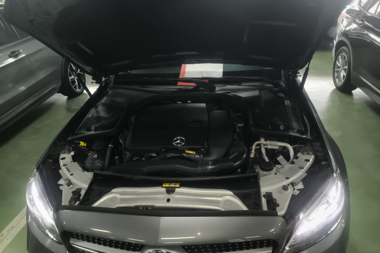 奔驰C级(进口) 2019款 C 260 旅行轿车机舱底盘24