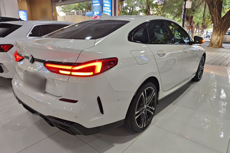宝马2系(进口) 2021款 225i 四门轿跑车 M运动曜夜套装车身外观6005