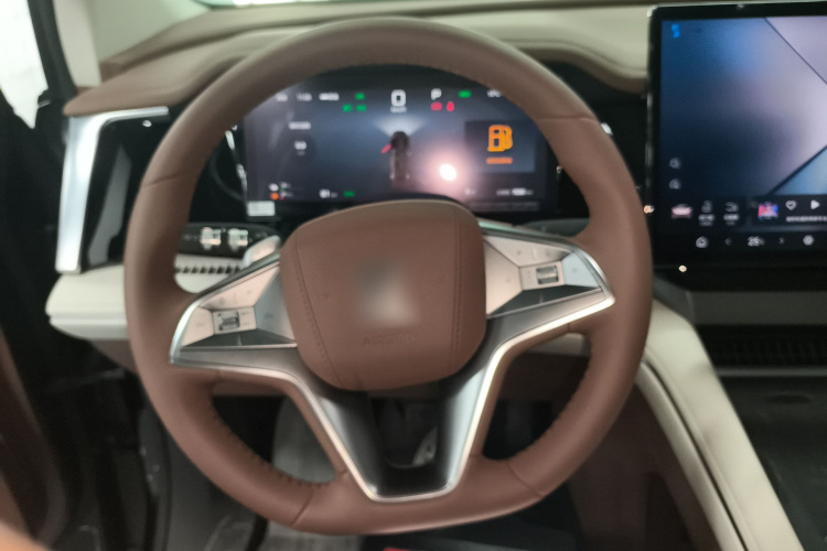 比亚迪 夏 2025款 DM-i 1.5T 180km 超越型中控内饰13