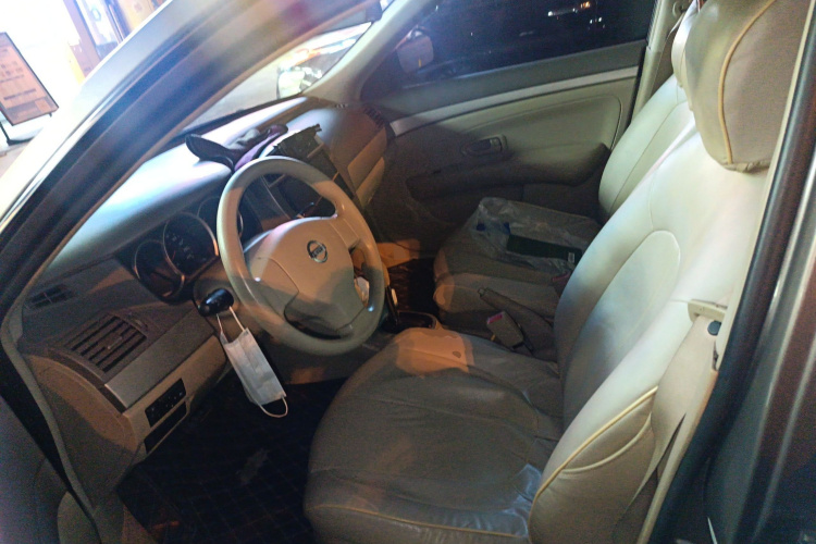 日产 轩逸 2018款 经典 1.6XE CVT舒适版中控内饰19