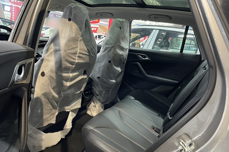 荣威RX5新能源 2023款 eRX5 超混优越版中控内饰7005