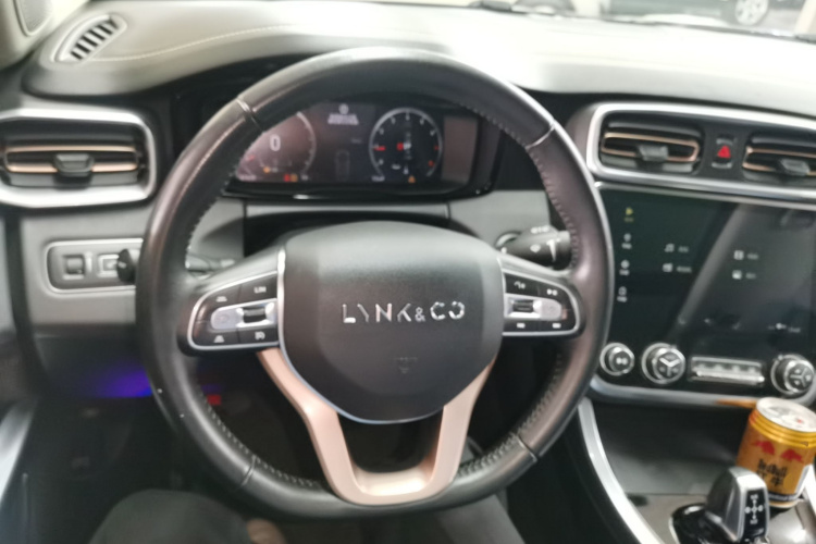 领克01 2017款 2.0T 两驱型Pro版中控内饰13