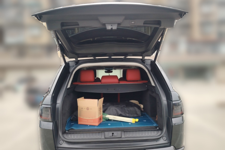 路虎 揽胜运动版 2020款 3.0 L6 HSE DYNAMIC中控内饰23