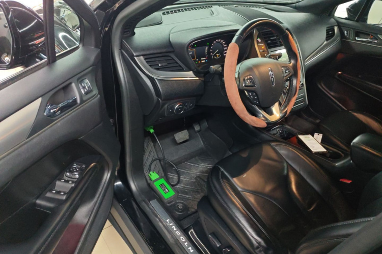 林肯MKC 2017款 2.0T 两驱尊享版中控内饰7003