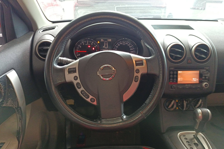 日产 逍客 2012款 2.0XL 火 CVT 2WD中控内饰13