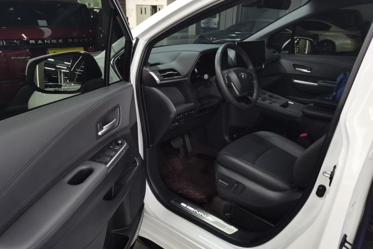 丰田 赛那SIENNA 2024款 2.5L混动 四驱尊贵版中控内饰20