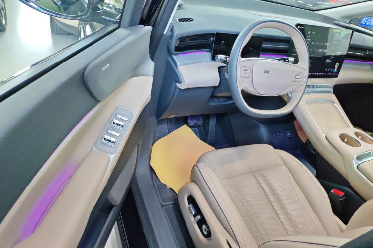 小鹏X9 2025款 740超长续航 Max中控内饰7003