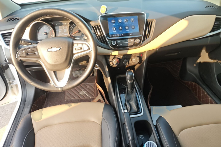 雪佛兰 科鲁泽 2022款 320 自动悦享天窗版中控内饰7002