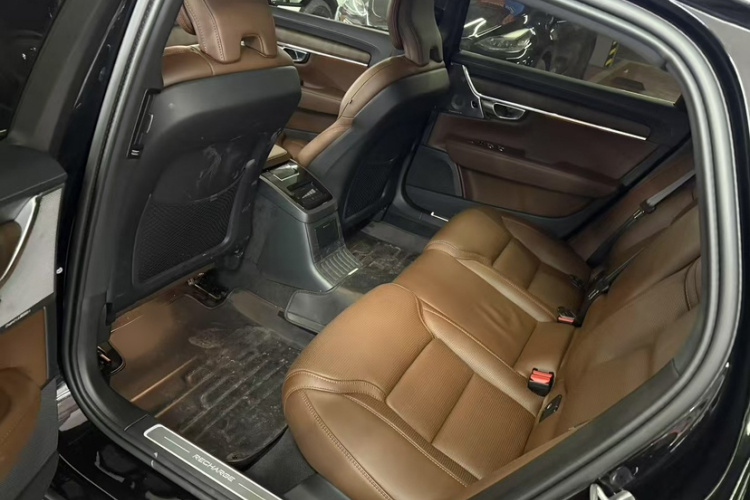 沃尔沃S90新能源 2024款 插电式混动 四驱长续航智雅豪华版中控内饰7003