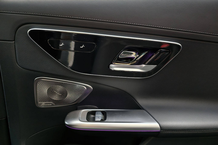 奔驰C级 2022款 改款 C 260 L 运动版中控内饰7009