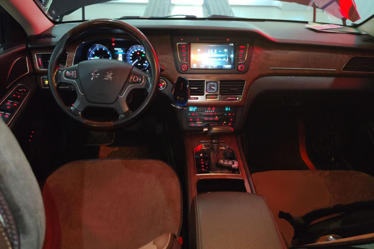 红旗H7 2018款 2.0T 旗舰版中控内饰12