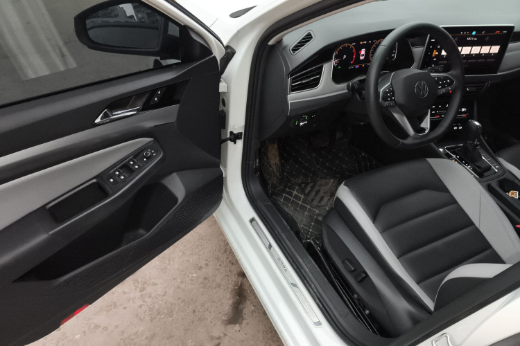 大众 宝来 2023款 300TSI DSG尊行版中控内饰7003