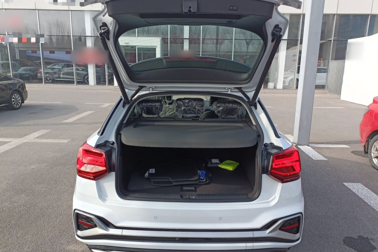 奥迪Q2L 2025款 35TFSI 时尚动感型机舱底盘23