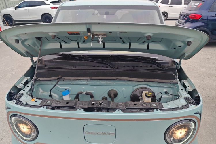 吉利银河 2023款 熊猫mini 200km 灵动熊机舱底盘24