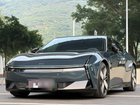 小鹏P7 2025款 702 长续航 Ultra