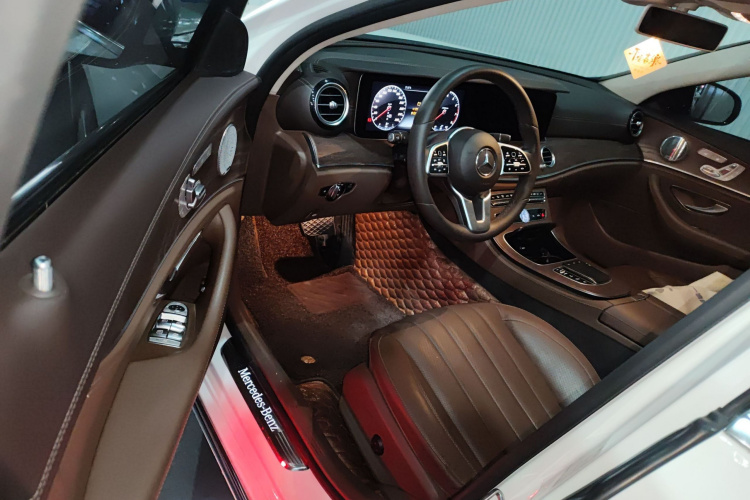 奔驰E级 2020款 E 300 L 豪华型中控内饰20