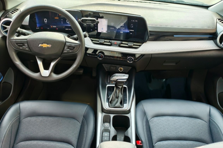 雪佛兰 科鲁泽 2023款 1.5L 双离合WOW惠享版中控内饰7003