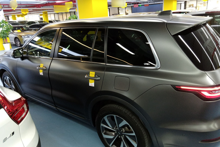 理想汽车 理想ONE 2021款 增程6座版车身外观4