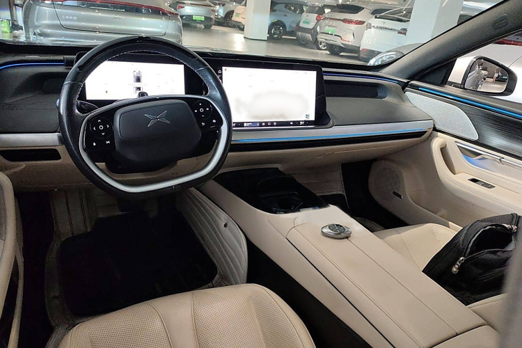 小鹏P7 2021款 480N中控内饰7002