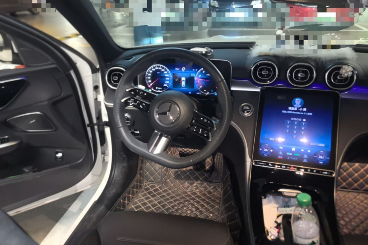奔驰C级 2023款 C 200 L 运动版中控内饰13