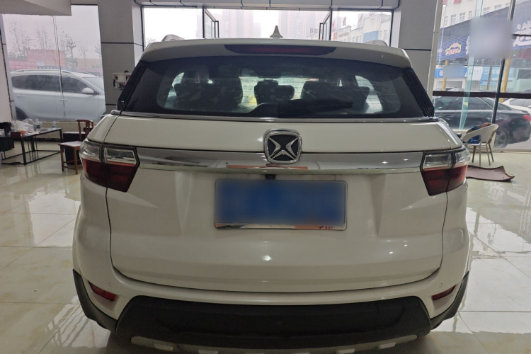 江铃 驭胜S330 2016款 1.5L GTDi 自动两驱尊贵版车身外观6