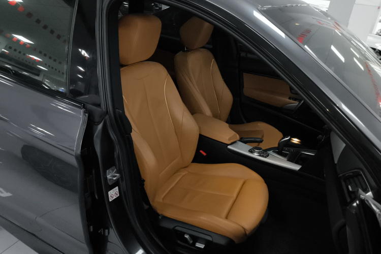 宝马3系GT 2019款 320i M运动型局部细节41