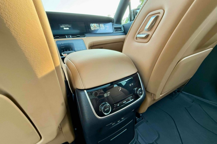 理想汽车 理想ONE 2021款 增程6座版中控内饰7007