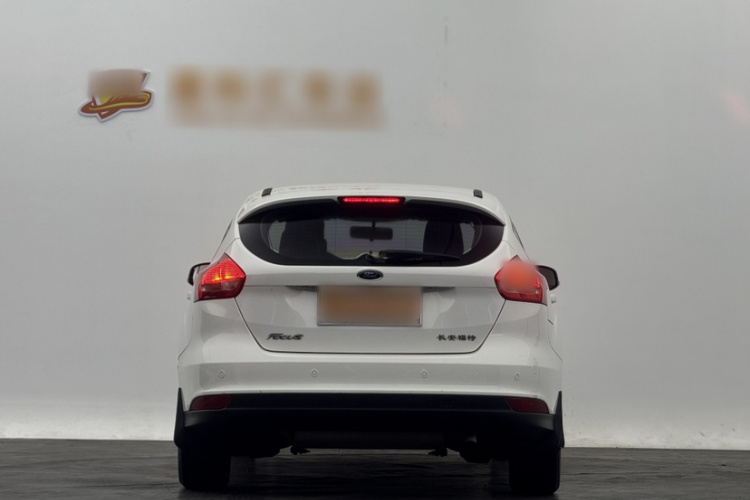 福特 福克斯 2015款 两厢 1.6L 自动风尚型车身外观6004