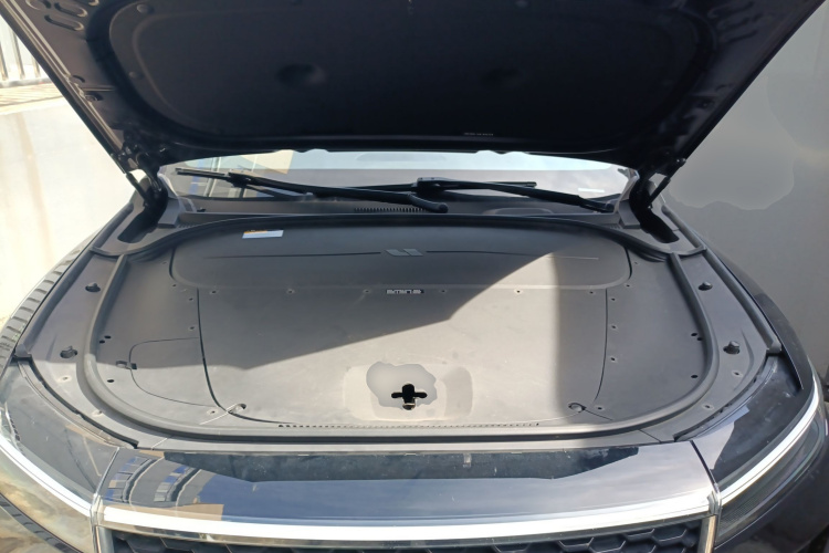 理想汽车 理想ONE 2021款 增程6座版机舱底盘24