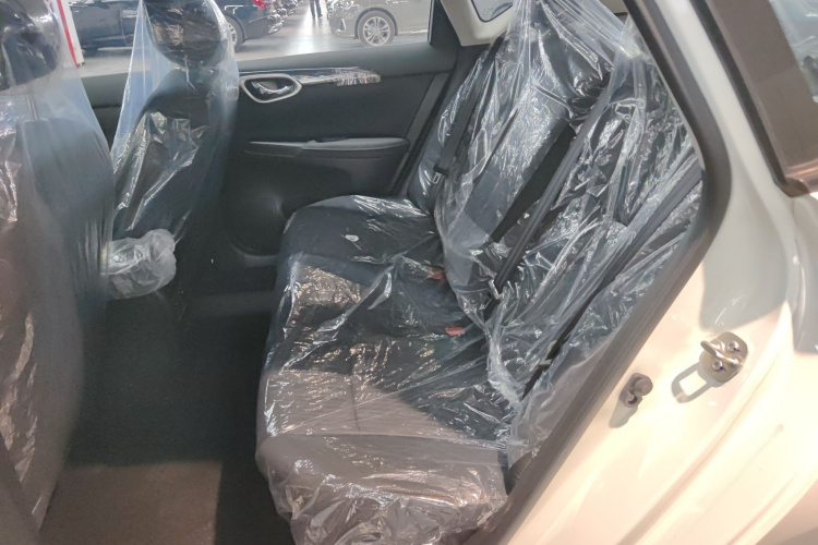 日产 轩逸 2024款 改款二 经典 1.6XL CVT豪华版中控内饰7001