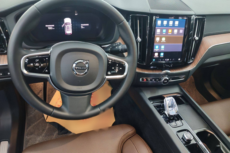 沃尔沃XC60新能源 2025款 插电式混动 长续航四驱智雅豪华版中控内饰7001