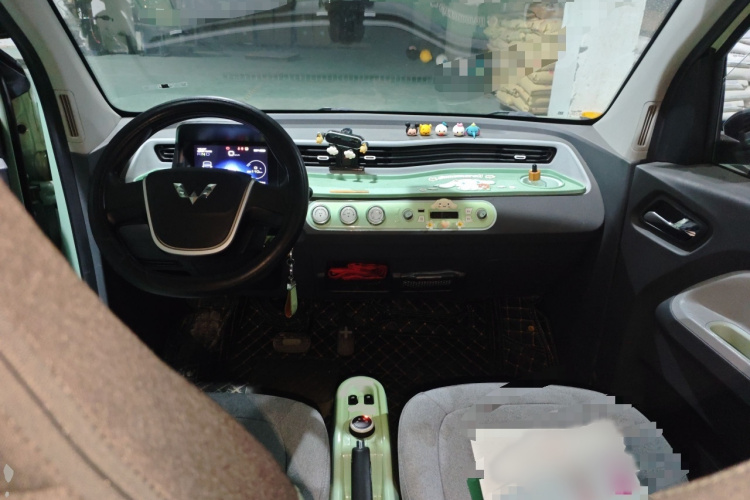 五菱汽车 宏光MINIEV 2021款 马卡龙时尚款 三元锂中控内饰7002