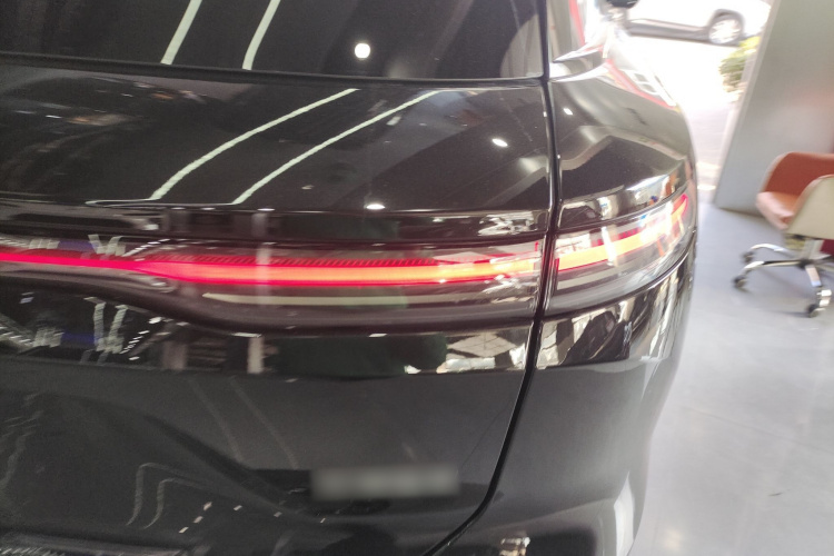 蔚来ES8 2023款 100kWh车身外观9