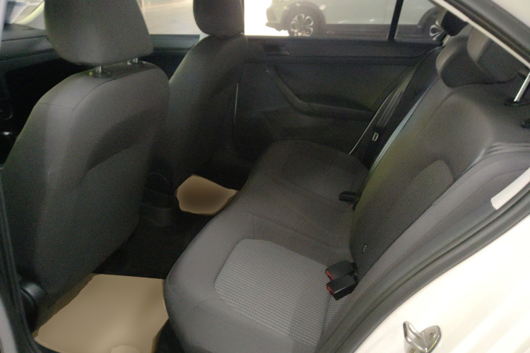 大众 桑塔纳 2021款 1.5L 自动风尚版中控内饰7004