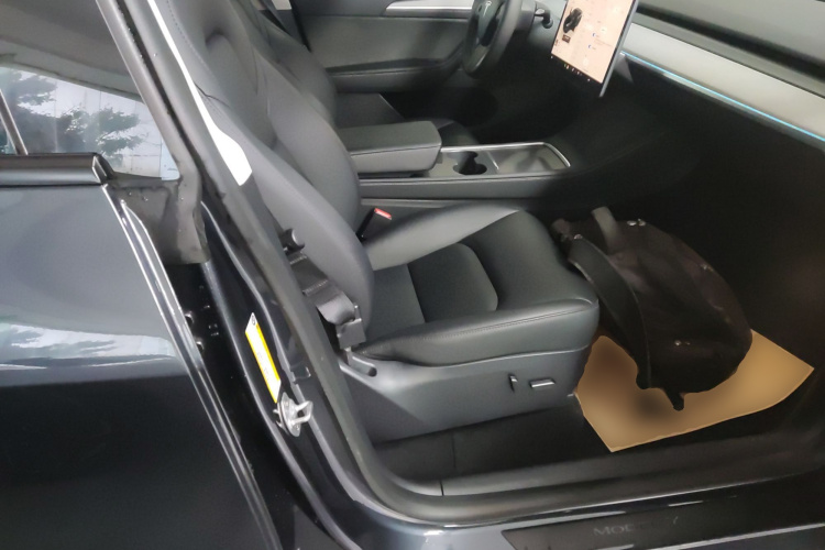 特斯拉 Model Y 2024款 后轮驱动版局部细节41