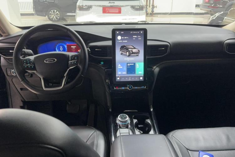 福特 探险者 2020款 EcoBoost 285 四驱钛金版 6座中控内饰7003
