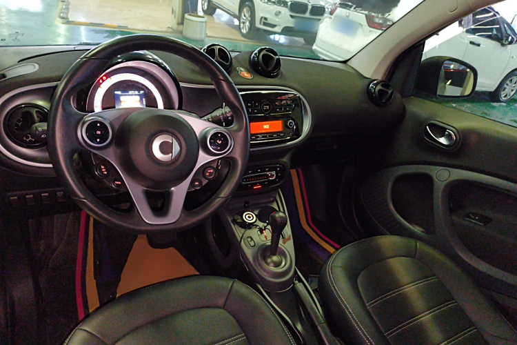 smart fortwo 2019款 0.9T 66千瓦硬顶风擎版 国VI中控内饰7002