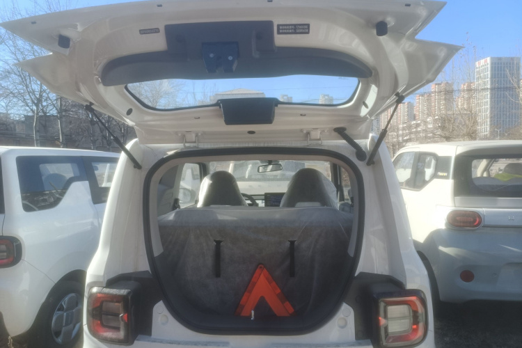 吉利银河 2024款 熊猫mini 200km 耐力熊机舱底盘23